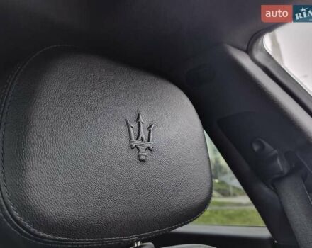 Серый Мазерати Гибли, объемом двигателя 2.98 л и пробегом 183 тыс. км за 18800 $, фото 25 на Automoto.ua