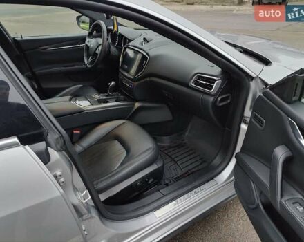 Серый Мазерати Гибли, объемом двигателя 2.98 л и пробегом 183 тыс. км за 18800 $, фото 17 на Automoto.ua