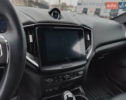 Серый Мазерати Гибли, объемом двигателя 2.98 л и пробегом 183 тыс. км за 18800 $, фото 27 на Automoto.ua