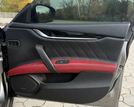 Серый Мазерати Гибли, объемом двигателя 2.98 л и пробегом 75 тыс. км за 33000 $, фото 25 на Automoto.ua