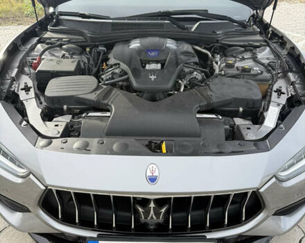 Серый Мазерати Гибли, объемом двигателя 2.98 л и пробегом 75 тыс. км за 33000 $, фото 1 на Automoto.ua