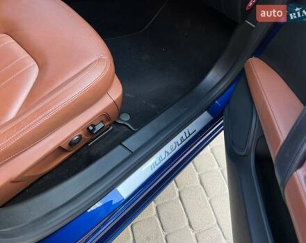 Синій Мазераті Ghibli, об'ємом двигуна 2.99 л та пробігом 201 тис. км за 27900 $, фото 16 на Automoto.ua