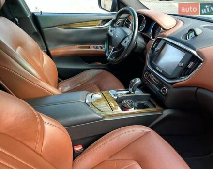 Синій Мазераті Ghibli, об'ємом двигуна 2.99 л та пробігом 201 тис. км за 27900 $, фото 15 на Automoto.ua