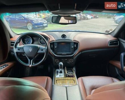 Синій Мазераті Ghibli, об'ємом двигуна 2.99 л та пробігом 201 тис. км за 27900 $, фото 13 на Automoto.ua