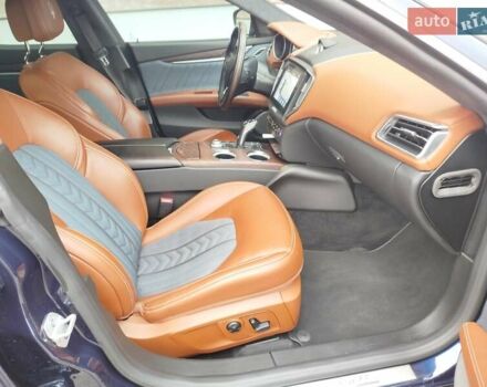 Синій Мазераті Ghibli, об'ємом двигуна 2.98 л та пробігом 62 тис. км за 45000 $, фото 30 на Automoto.ua