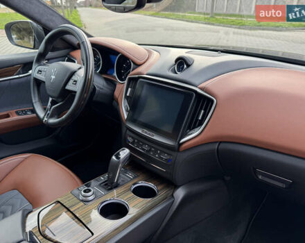 Синий Мазерати Гибли, объемом двигателя 2.98 л и пробегом 20 тыс. км за 42000 $, фото 29 на Automoto.ua