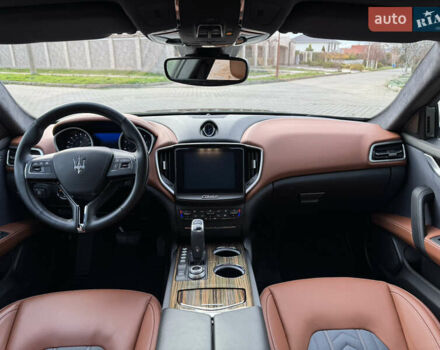 Синий Мазерати Гибли, объемом двигателя 2.98 л и пробегом 20 тыс. км за 42000 $, фото 26 на Automoto.ua