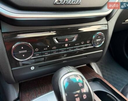 Зелений Мазераті Ghibli, об'ємом двигуна 2.98 л та пробігом 120 тис. км за 23990 $, фото 20 на Automoto.ua