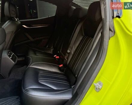 Зелений Мазераті Ghibli, об'ємом двигуна 2.98 л та пробігом 120 тис. км за 23990 $, фото 7 на Automoto.ua