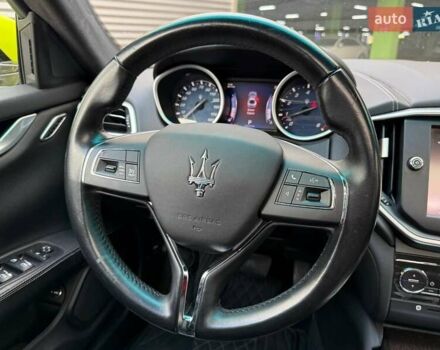 Зелений Мазераті Ghibli, об'ємом двигуна 2.98 л та пробігом 120 тис. км за 23990 $, фото 16 на Automoto.ua