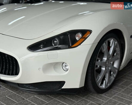 Білий Мазераті Granturismo, об'ємом двигуна 4.24 л та пробігом 12 тис. км за 59999 $, фото 2 на Automoto.ua
