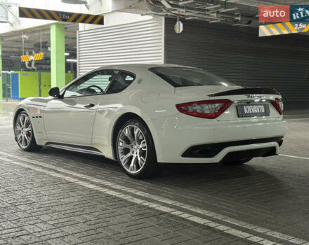 Білий Мазераті Granturismo, об'ємом двигуна 4.7 л та пробігом 12 тис. км за 58999 $, фото 5 на Automoto.ua