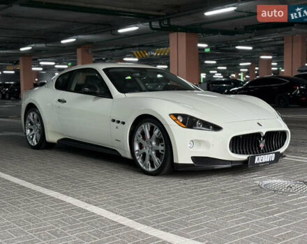 Білий Мазераті Granturismo, об'ємом двигуна 4.24 л та пробігом 12 тис. км за 59999 $, фото 11 на Automoto.ua