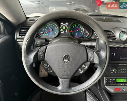 Білий Мазераті Granturismo, об'ємом двигуна 4.7 л та пробігом 12 тис. км за 58999 $, фото 18 на Automoto.ua