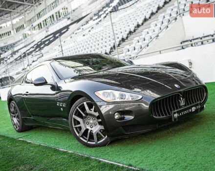 Сірий Мазераті Granturismo, об'ємом двигуна 4.24 л та пробігом 53 тис. км за 29900 $, фото 8 на Automoto.ua