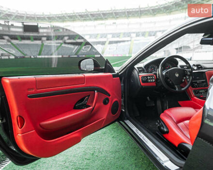 Сірий Мазераті Granturismo, об'ємом двигуна 4.24 л та пробігом 53 тис. км за 29900 $, фото 24 на Automoto.ua