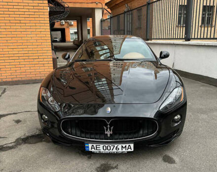 Сірий Мазераті Granturismo, об'ємом двигуна 4.69 л та пробігом 79 тис. км за 35000 $, фото 2 на Automoto.ua