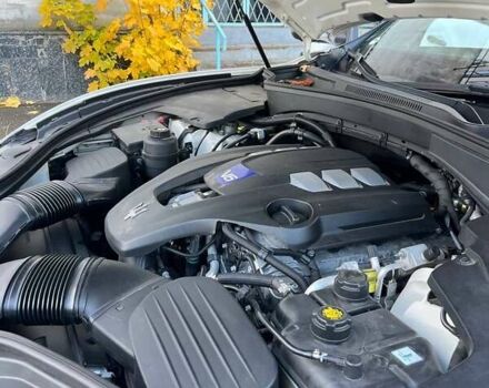 Белый Мазерати Леванте, объемом двигателя 3 л и пробегом 82 тыс. км за 40000 $, фото 28 на Automoto.ua