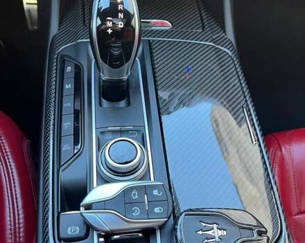 Белый Мазерати Леванте, объемом двигателя 3 л и пробегом 82 тыс. км за 40000 $, фото 68 на Automoto.ua