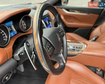 Белый Мазерати Леванте, объемом двигателя 2.98 л и пробегом 97 тыс. км за 32000 $, фото 16 на Automoto.ua