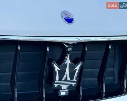 Білий Мазераті Леванте, об'ємом двигуна 2.98 л та пробігом 79 тис. км за 38800 $, фото 42 на Automoto.ua