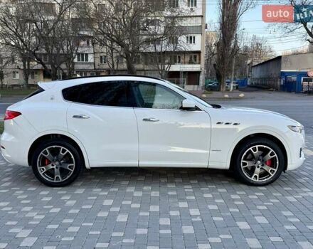 Білий Мазераті Леванте, об'ємом двигуна 2.98 л та пробігом 79 тис. км за 38800 $, фото 1 на Automoto.ua