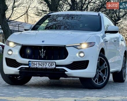 Білий Мазераті Леванте, об'ємом двигуна 2.98 л та пробігом 79 тис. км за 38800 $, фото 25 на Automoto.ua