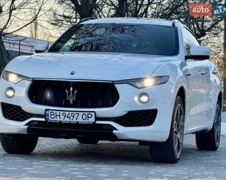 Білий Мазераті Леванте, об'ємом двигуна 2.98 л та пробігом 79 тис. км за 38800 $, фото 10 на Automoto.ua