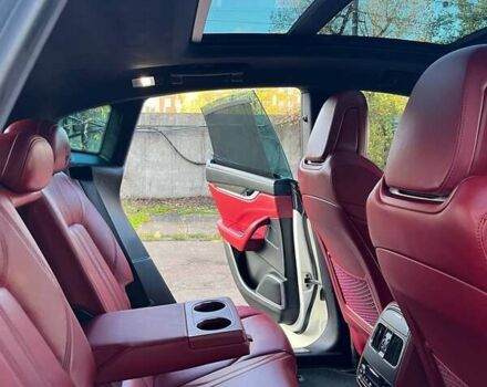 Белый Мазерати Леванте, объемом двигателя 3 л и пробегом 82 тыс. км за 40000 $, фото 49 на Automoto.ua