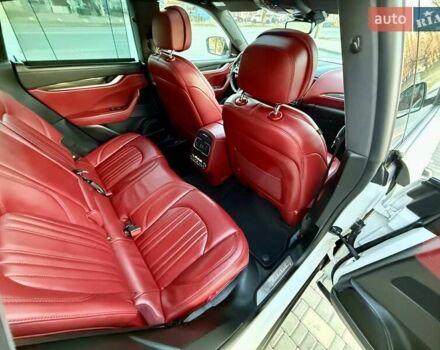 Білий Мазераті Леванте, об'ємом двигуна 2.98 л та пробігом 79 тис. км за 38800 $, фото 78 на Automoto.ua