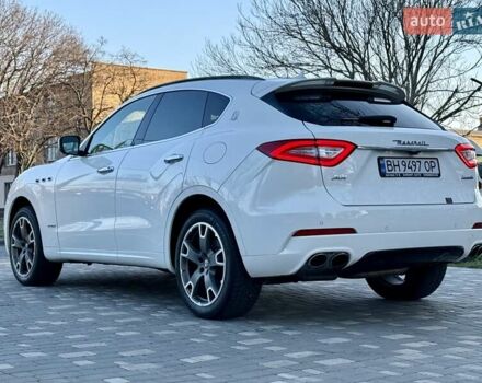 Білий Мазераті Леванте, об'ємом двигуна 2.98 л та пробігом 79 тис. км за 38800 $, фото 16 на Automoto.ua