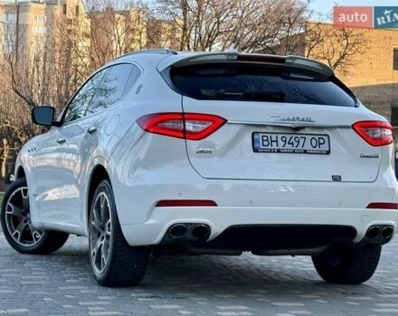 Білий Мазераті Леванте, об'ємом двигуна 2.98 л та пробігом 79 тис. км за 38800 $, фото 33 на Automoto.ua