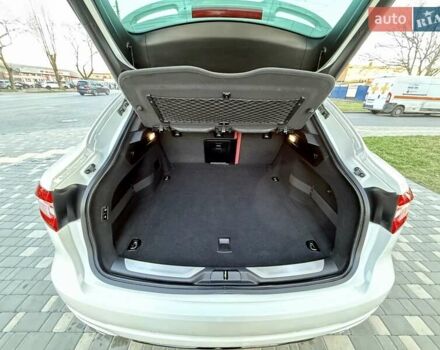 Білий Мазераті Леванте, об'ємом двигуна 2.98 л та пробігом 79 тис. км за 38800 $, фото 116 на Automoto.ua