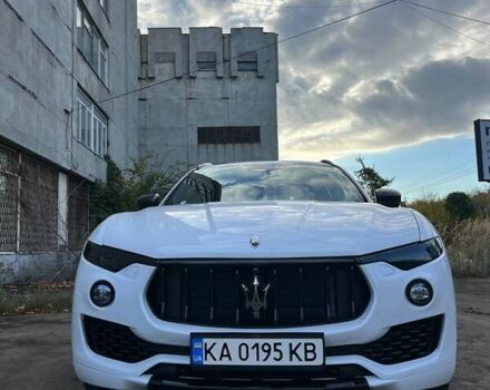 Белый Мазерати Леванте, объемом двигателя 3 л и пробегом 82 тыс. км за 40000 $, фото 17 на Automoto.ua