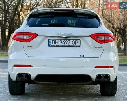 Білий Мазераті Леванте, об'ємом двигуна 2.98 л та пробігом 79 тис. км за 38800 $, фото 14 на Automoto.ua