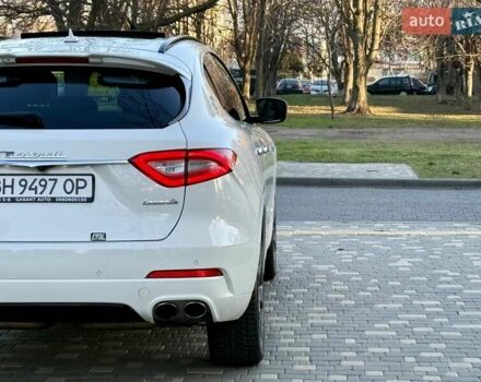 Білий Мазераті Леванте, об'ємом двигуна 2.98 л та пробігом 79 тис. км за 38800 $, фото 18 на Automoto.ua