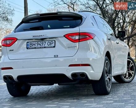 Білий Мазераті Леванте, об'ємом двигуна 2.98 л та пробігом 79 тис. км за 38800 $, фото 35 на Automoto.ua