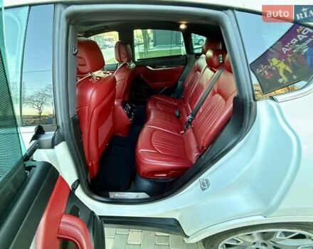 Білий Мазераті Леванте, об'ємом двигуна 2.98 л та пробігом 79 тис. км за 38800 $, фото 74 на Automoto.ua