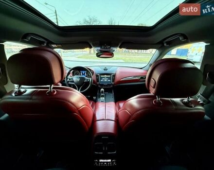 Білий Мазераті Леванте, об'ємом двигуна 2.98 л та пробігом 79 тис. км за 38800 $, фото 93 на Automoto.ua