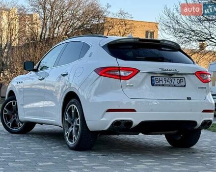 Білий Мазераті Леванте, об'ємом двигуна 2.98 л та пробігом 79 тис. км за 38800 $, фото 34 на Automoto.ua