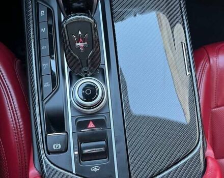 Белый Мазерати Леванте, объемом двигателя 3 л и пробегом 82 тыс. км за 40000 $, фото 80 на Automoto.ua