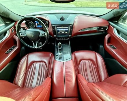 Білий Мазераті Леванте, об'ємом двигуна 2.98 л та пробігом 79 тис. км за 38800 $, фото 101 на Automoto.ua