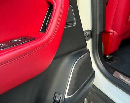 Белый Мазерати Леванте, объемом двигателя 3 л и пробегом 82 тыс. км за 40000 $, фото 43 на Automoto.ua