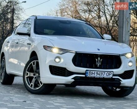 Білий Мазераті Леванте, об'ємом двигуна 2.98 л та пробігом 79 тис. км за 38800 $, фото 43 на Automoto.ua