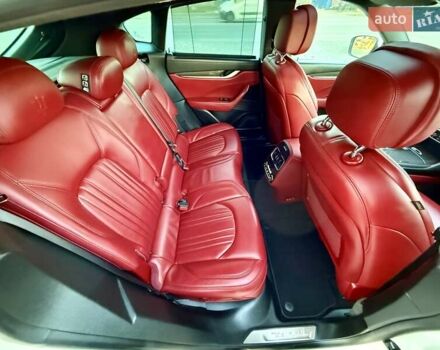 Білий Мазераті Леванте, об'ємом двигуна 2.98 л та пробігом 79 тис. км за 38800 $, фото 83 на Automoto.ua