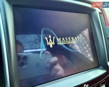 Білий Мазераті Леванте, об'ємом двигуна 2.98 л та пробігом 79 тис. км за 38800 $, фото 128 на Automoto.ua