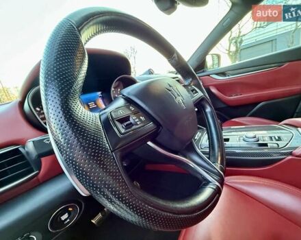 Білий Мазераті Леванте, об'ємом двигуна 2.98 л та пробігом 79 тис. км за 38800 $, фото 63 на Automoto.ua