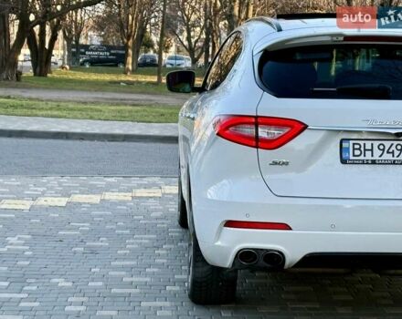 Білий Мазераті Леванте, об'ємом двигуна 2.98 л та пробігом 79 тис. км за 38800 $, фото 13 на Automoto.ua