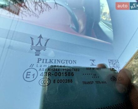 Білий Мазераті Леванте, об'ємом двигуна 2.98 л та пробігом 79 тис. км за 38800 $, фото 118 на Automoto.ua