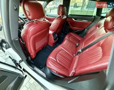 Білий Мазераті Леванте, об'ємом двигуна 2.98 л та пробігом 79 тис. км за 38800 $, фото 72 на Automoto.ua